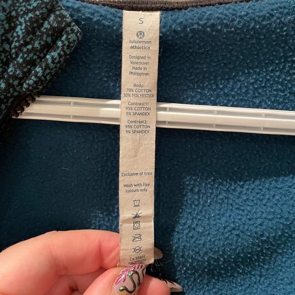 Men’s Lululemon zip up - Picture 2 of 4